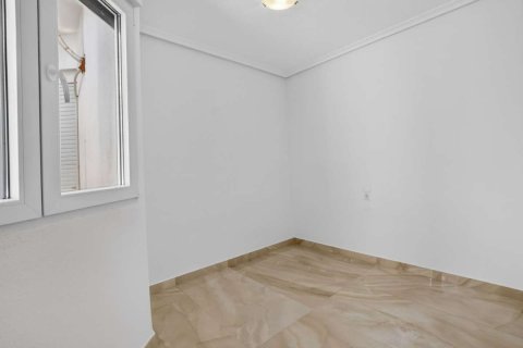 Apartment à vendre à Torrevieja, Alicante, Espagne, 2 chambres, 74 m2 No. 189876 - photo 11