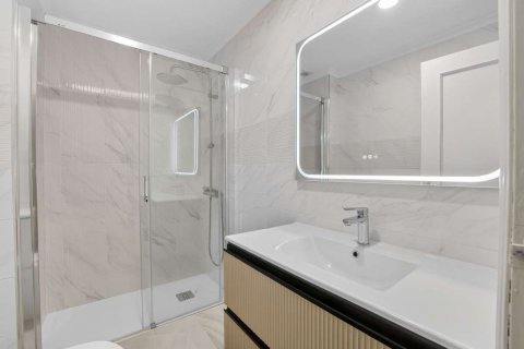 Apartment à vendre à Torrevieja, Alicante, Espagne, 2 chambres, 74 m2 No. 189876 - photo 4