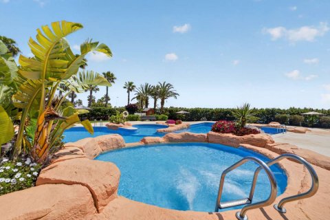 Apartamento en Cabo Roig, Alicante, España 2 dormitorios, 76 m2 No. 189877