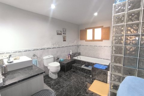 Huvila myytävänä Chinorlet, Alicante, Espanja, 4 makuuhuonetta, 250 m2 No. 189881 - kuva 5