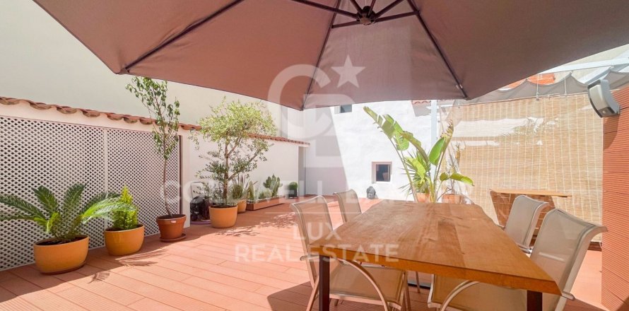 Commercial property à Roses, Girona, Espagne No. 160153