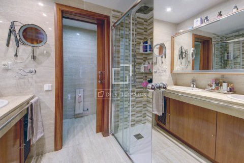 Villa for sale in Sant Just Desvern, Barcelona, Spain 4 bedrooms, 410 sq.m. No. 161391 - photo 15