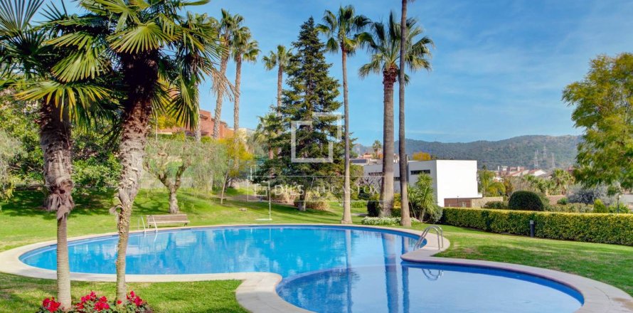 Villa in Sant Just Desvern, Barcelona, Spain 4 bedrooms, 410 sq.m. No. 161391