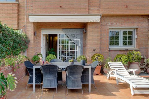 Villa for sale in Sant Just Desvern, Barcelona, Spain 4 bedrooms, 410 sq.m. No. 161391 - photo 20