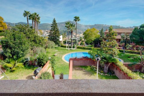 Villa for sale in Sant Just Desvern, Barcelona, Spain 4 bedrooms, 410 sq.m. No. 161391 - photo 26