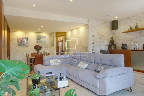Villa for sale in Sant Just Desvern, Barcelona, Spain 4 bedrooms, 410 sq.m. No. 161391 - photo 4
