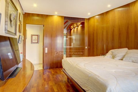 Villa for sale in Sant Just Desvern, Barcelona, Spain 4 bedrooms, 410 sq.m. No. 161391 - photo 13