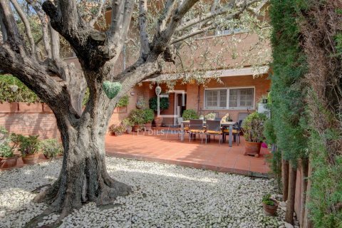 Villa for sale in Sant Just Desvern, Barcelona, Spain 4 bedrooms, 410 sq.m. No. 161391 - photo 29