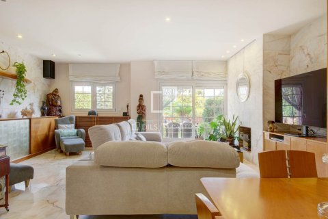 Villa for sale in Sant Just Desvern, Barcelona, Spain 4 bedrooms, 410 sq.m. No. 161391 - photo 5