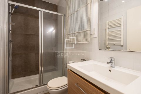 Lägenhet till salu i Barcelona, Spanien 2 sovrum, 68 kvm. Nr. 161385 - foto 12