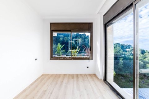 Villa for sale in Sitges, Barcelona, Spain 4 bedrooms, 288 sq.m. No. 161388 - photo 22