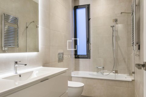 Lägenhet till salu i Barcelona, Spanien 3 sovrum, 163 kvm. Nr. 161386 - foto 19