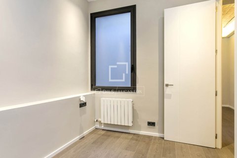 Lägenhet till salu i Barcelona, Spanien 3 sovrum, 163 kvm. Nr. 161386 - foto 11