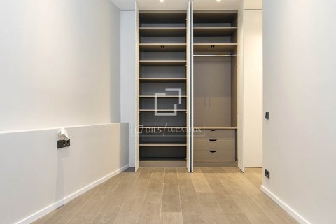 Lägenhet till salu i Barcelona, Spanien 3 sovrum, 163 kvm. Nr. 161386 - foto 18