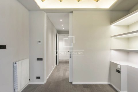 Lägenhet till salu i Barcelona, Spanien 3 sovrum, 163 kvm. Nr. 161386 - foto 21