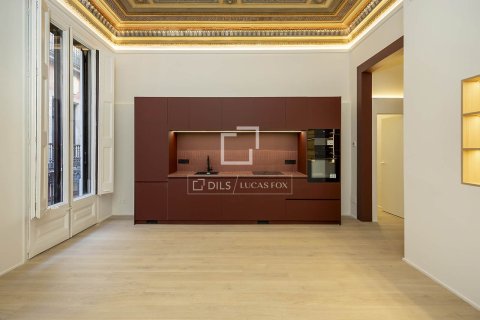 Lägenhet till salu i Barcelona, Spanien 2 sovrum, 82 kvm. Nr. 161390 - foto 2