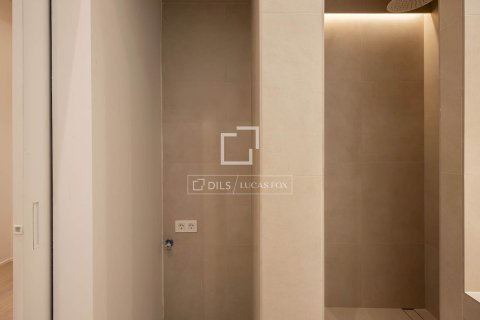 Lägenhet till salu i Barcelona, Spanien 2 sovrum, 82 kvm. Nr. 161390 - foto 19