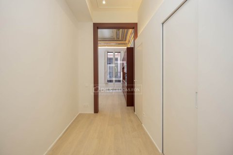 Lägenhet till salu i Barcelona, Spanien 2 sovrum, 82 kvm. Nr. 161390 - foto 14