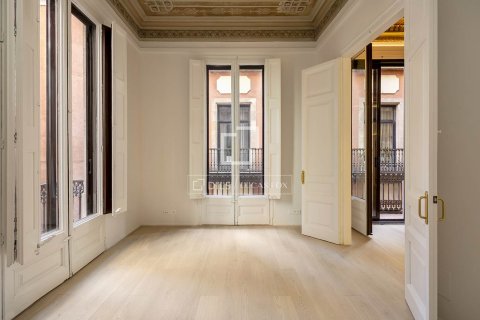 Lägenhet till salu i Barcelona, Spanien 2 sovrum, 82 kvm. Nr. 161390 - foto 11