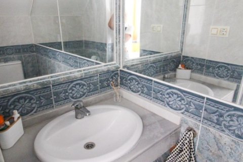 Townhouse zum Verkauf in Cabo Roig, Alicante, Spanien 2 Schlafzimmer, 64 m2 Nr. 145371 - Foto 15