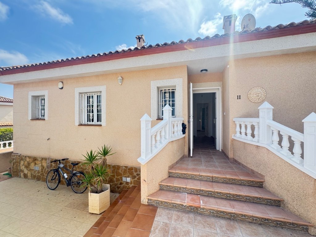 Villa in Alicante, Spanien 3 Schlafzimmer, 125 m2 Nr. 145372