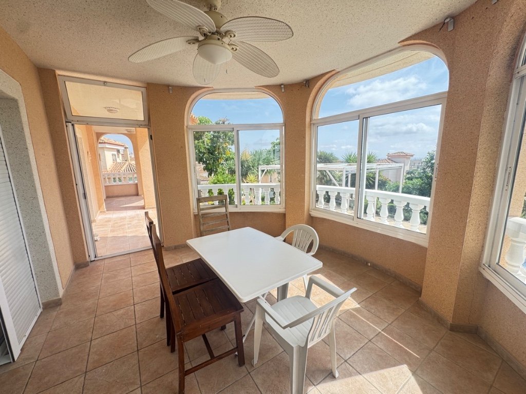 Villa in Alicante, Spanien 3 Schlafzimmer, 125 m2 Nr. 145372
