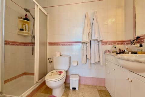 Villa till salu i Villamartin, Alicante, Spanien 2 sovrum, 160 kvm. Nr. 145366 - foto 19