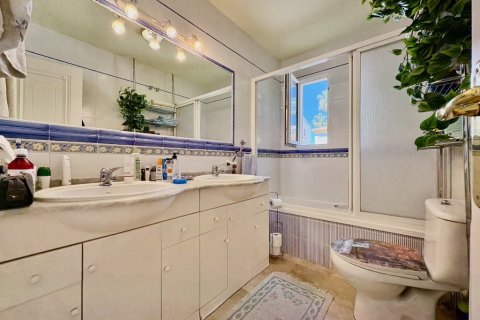 Villa till salu i Villamartin, Alicante, Spanien 2 sovrum, 160 kvm. Nr. 145366 - foto 15