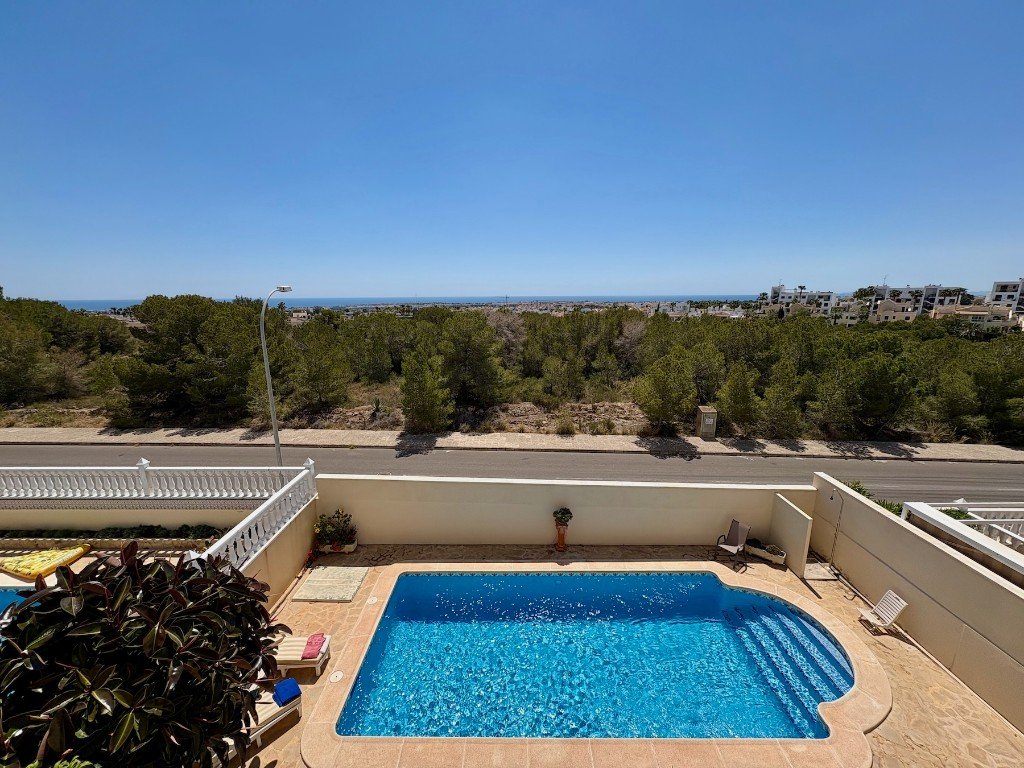 Villa à Villamartin, Alicante, Espagne 2 chambres, 160 m2 No. 145366