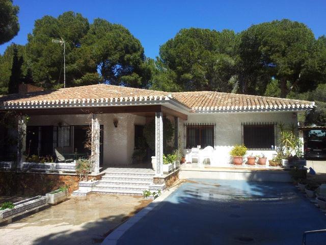 Villa i Dehesa De Campoamor, Alicante, Spanien 6 sovrum, 250 kvm. Nr. 115025