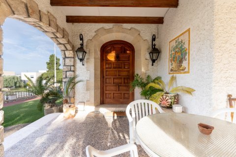 Villa for sale Alicante, Spain 8 bedrooms, 473 sq.m. No. 115018 - photo 8