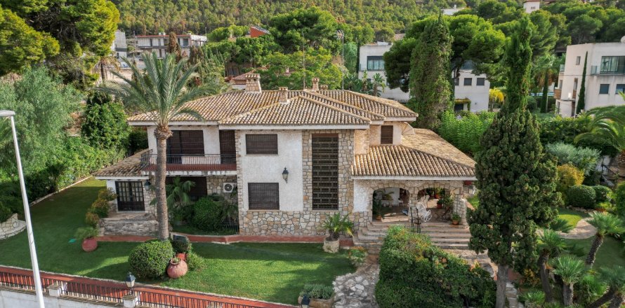Villa Alicante, Spain 8 bedrooms, 473 sq.m. No. 115018