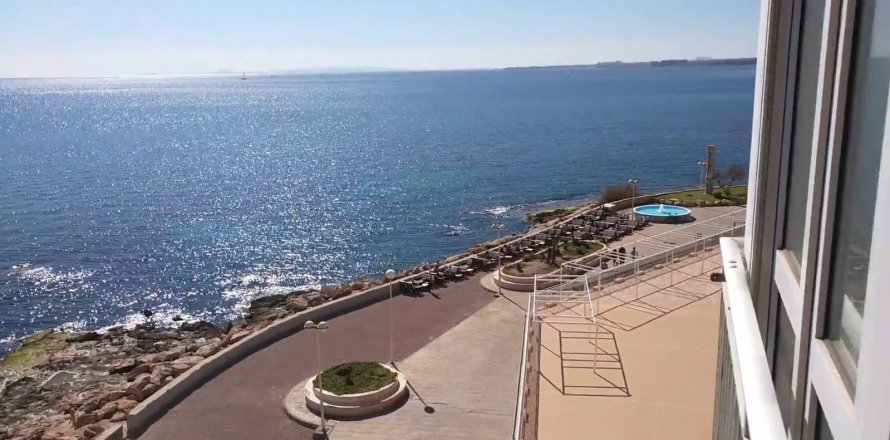 Apartment Torrevieja, Alicante, Spain 4 bedrooms, 122 sq.m. No. 117113