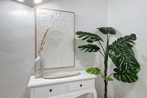 Продажа квартиры в Аликанте, Испания 3 спальни, 117м2 №179780 - фото 28