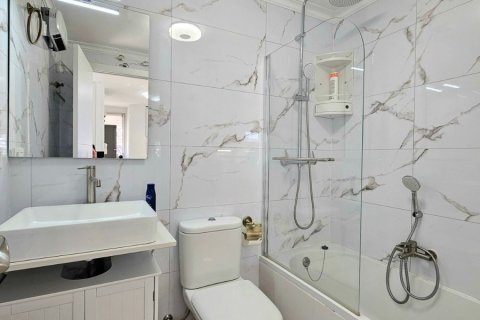 Продажа квартиры в Аликанте, Испания 2 спальни, 87м2 №179779 - фото 15