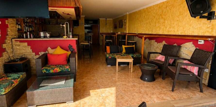 Gewerbeimmobilien in Arona, Tenerife, Spanien 100 m2 Nr. 193480