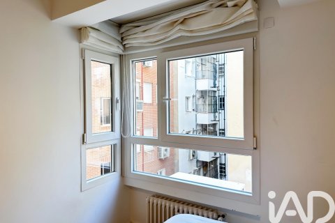 Аренда квартиры в Мадрид, Испания 3 спальни, 154м2 №193484 - фото 15