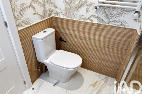 Аренда квартиры в Мадрид, Испания 3 спальни, 154м2 №193484 - фото 25