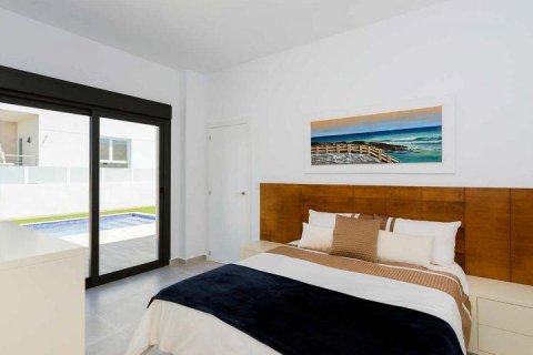 Duplex for sale Daya Nueva, Alicante, Spain 3 bedrooms, 108 sq.m. No. 133997 - photo 15