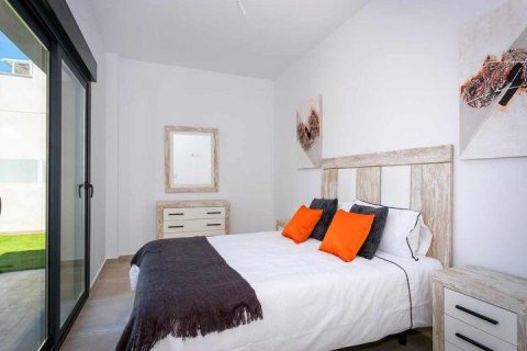 Duplex for sale Daya Nueva, Alicante, Spain 3 bedrooms, 108 sq.m. No. 133997 - photo 10