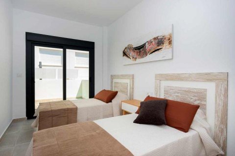 Duplex for sale Daya Nueva, Alicante, Spain 3 bedrooms, 108 sq.m. No. 133997 - photo 19