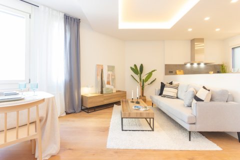 Apartment à vendre Barcelona, Espagne, 3 chambres, 82 m2 No. 133992 - photo 1