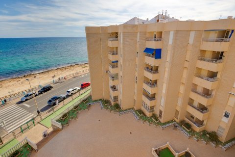 Apartamento en venta en Torrevieja, Alicante, España 2 dormitorios,  No. 140468 - foto 1