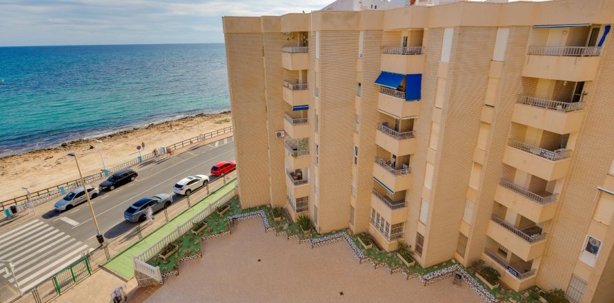 Apartamento en Torrevieja, Alicante, España 2 dormitorios,  No. 140468