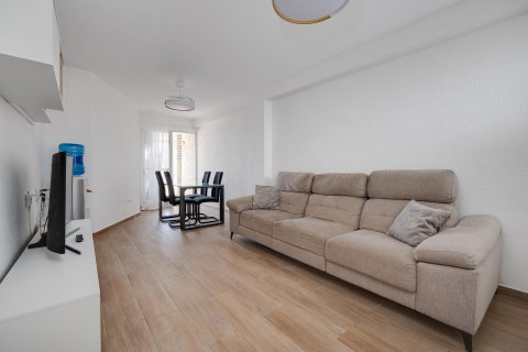 Apartamento en venta en Torrevieja, Alicante, España 2 dormitorios,  No. 140468 - foto 17