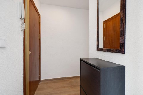 Apartamento en venta en Torrevieja, Alicante, España 2 dormitorios,  No. 140468 - foto 16