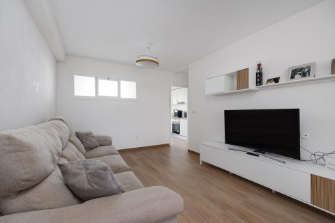 Apartamento en venta en Torrevieja, Alicante, España 2 dormitorios,  No. 140468 - foto 25