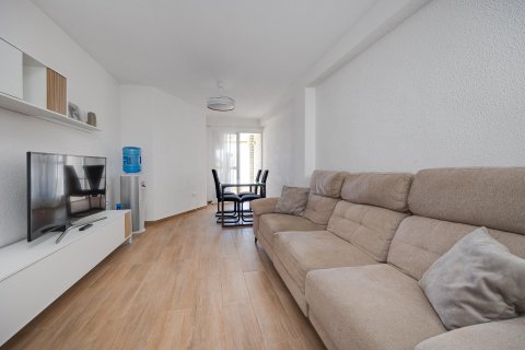 Apartamento en venta en Torrevieja, Alicante, España 2 dormitorios,  No. 140468 - foto 2