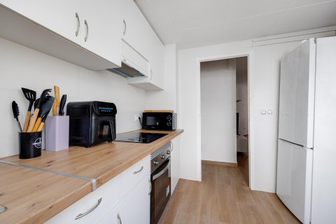 Apartamento en venta en Torrevieja, Alicante, España 2 dormitorios,  No. 140468 - foto 8