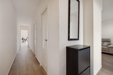 Apartamento en venta en Torrevieja, Alicante, España 2 dormitorios,  No. 140468 - foto 24